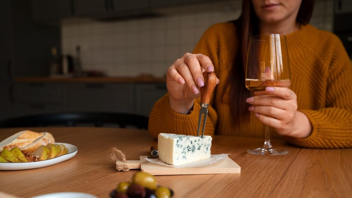 Fitness coach shares 9 reasons ‘French people stay slim despite eating cheese, pastries while everyone else gets fat’