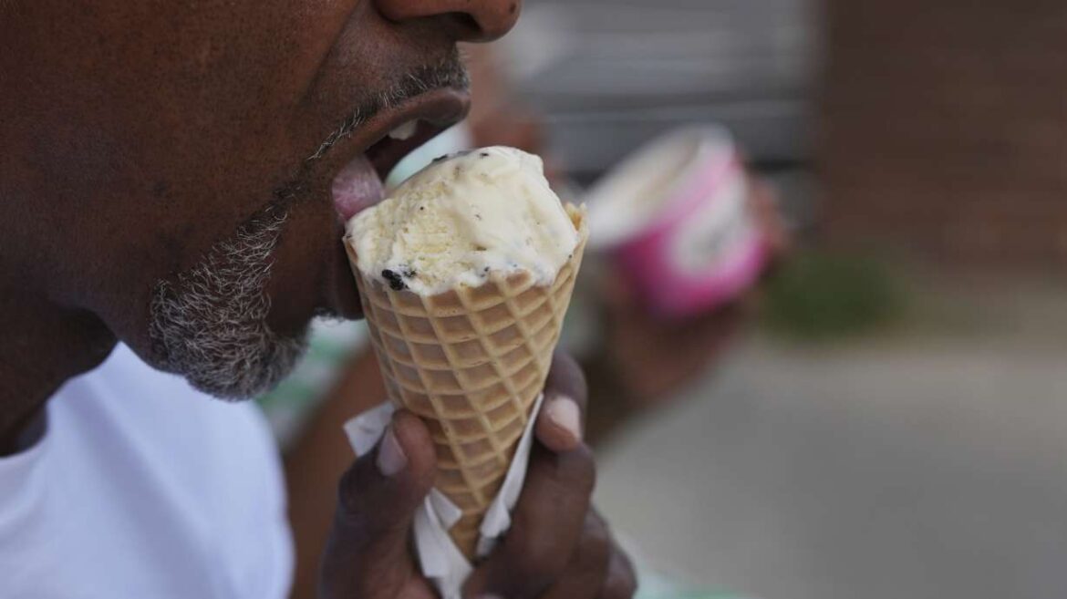 As world gets hotter, Americans are turning to more sugar, study finds