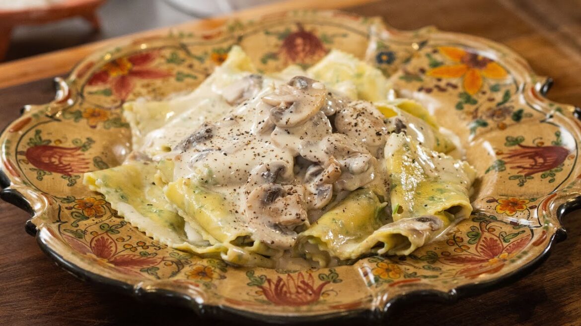 Creamy Mushroom HOMEMADE Pappardelle Creamy Mushroom HOMEMADE Pappardelle