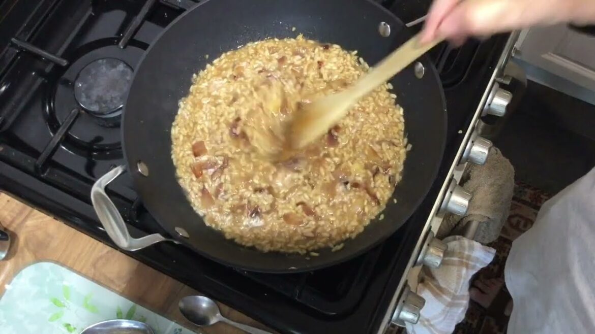 Mushroom & spinach risotto - filmed real time from start to finish in 30 minutes