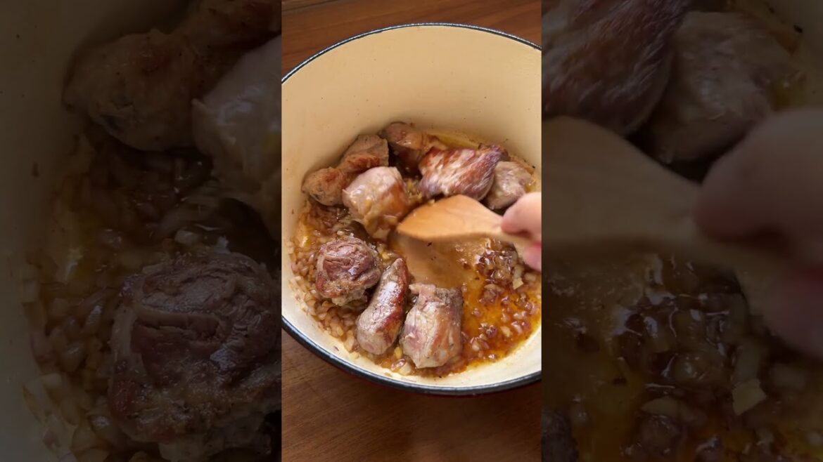 Pork Stew with Green Beans (easy and saucy!) Pork Stew with Green Beans (easy and saucy!)