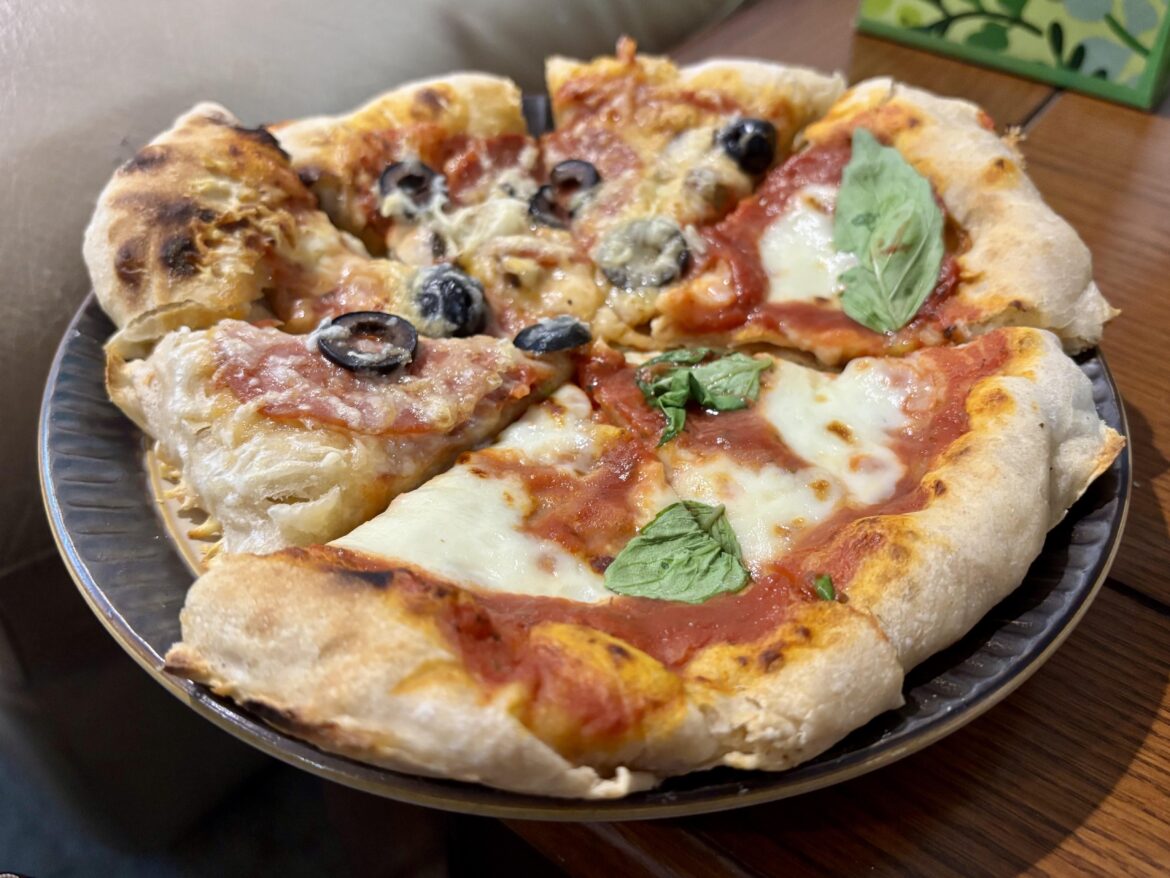 Homemade 100% spelt sourdough pizza! Homemade 100% spelt sourdough pizza!