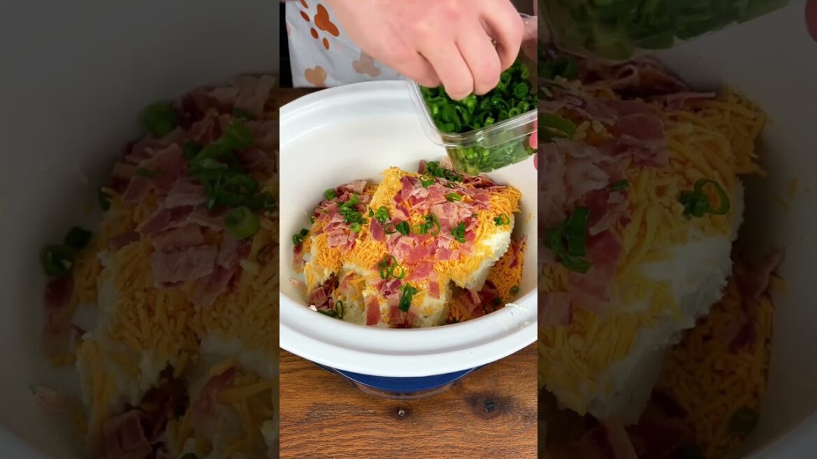 Easy Loaded Baked Potato Soup (Crockpot Hack) | Creamy, Cheesy & No Fuss!