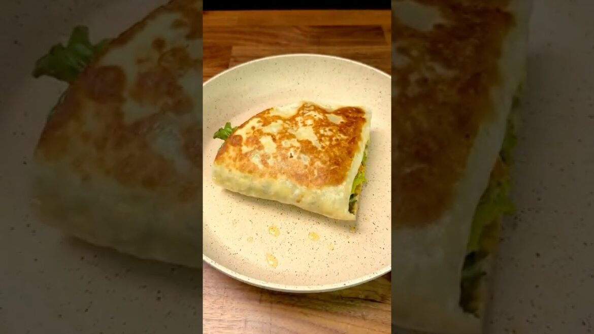 Chicken Avocado Tortilla Wrap! High-protein Breakfast #shorts Chicken Avocado Tortilla Wrap! High-protein Breakfast #shorts