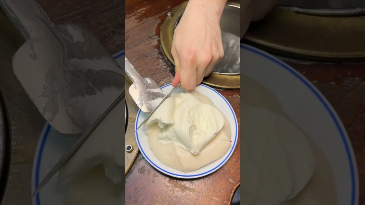 Tavuk göğsü üzeri dövme Maraş dondurması | Bursa’da Geye Dondurma #bursa #dondurma #tatlı #dessert