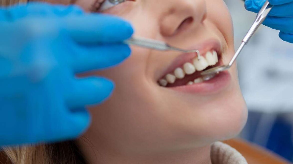 Mediterranean diet reduces risks of gum disease and inflammation, study shows