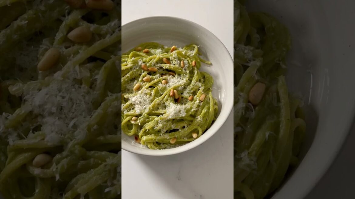 Healthy Zucchini Pesto Pasta #recipe #ZucchiniPasta #HealthyPasta #easydinner