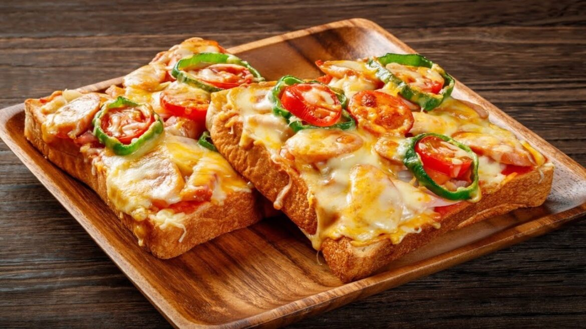 Bread Pizza Recipe | Quick and Easy Bread Pizza | Bread Pizza Recipe by Indu's Healthy Recipes