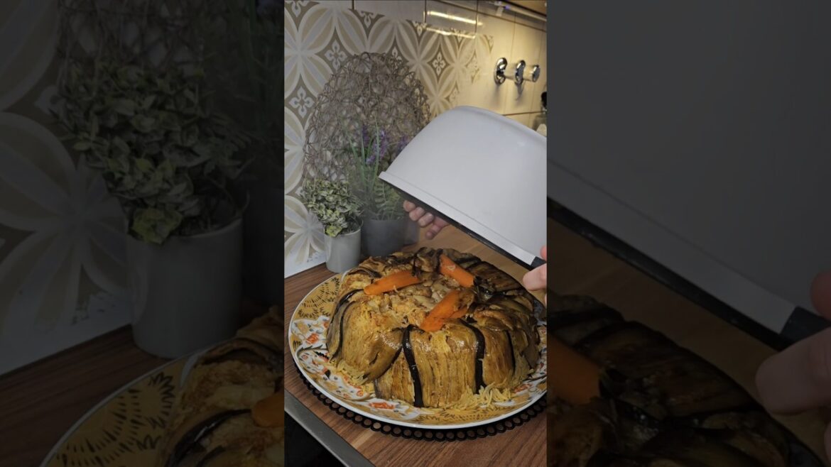 Maqlube Reis Gericht mit Hähnchen