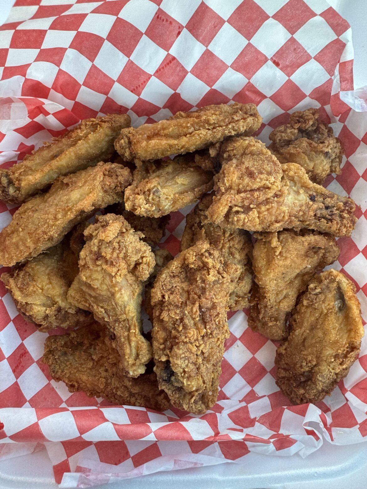 Fried chicken wings. 📍Barbeque Pit, Columbia, SC.