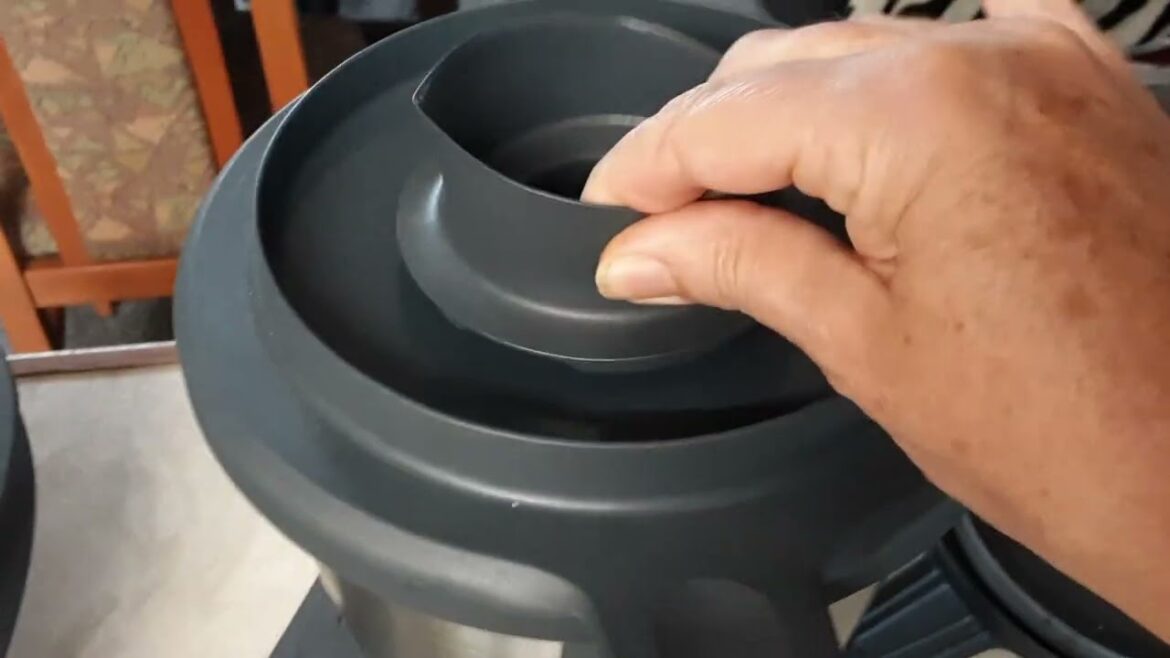 Thermomix cooking tabbouleh salad and white bread chats