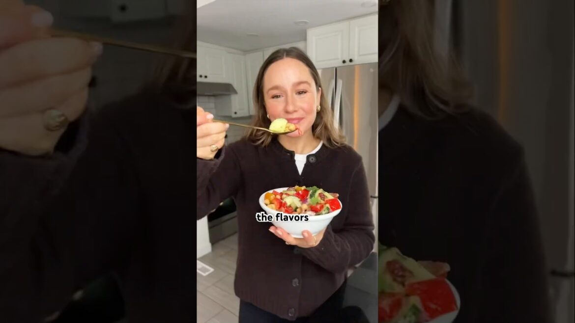 15 MINUTE HEALTHY CHICKPEA GREEK SALAD