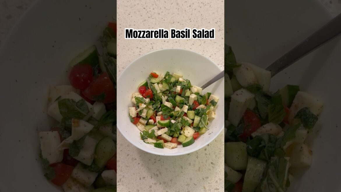 Light & Refreshing Mozzarella Basil Salad Recipe No-Cook Summer Salad #tomato #cucumber #basilleaves