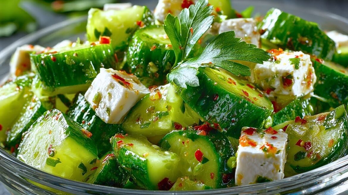 DIESER Trick macht deinen Gurkensalat 10x besser! Der BESTE Salat, den du je gegessen hast!