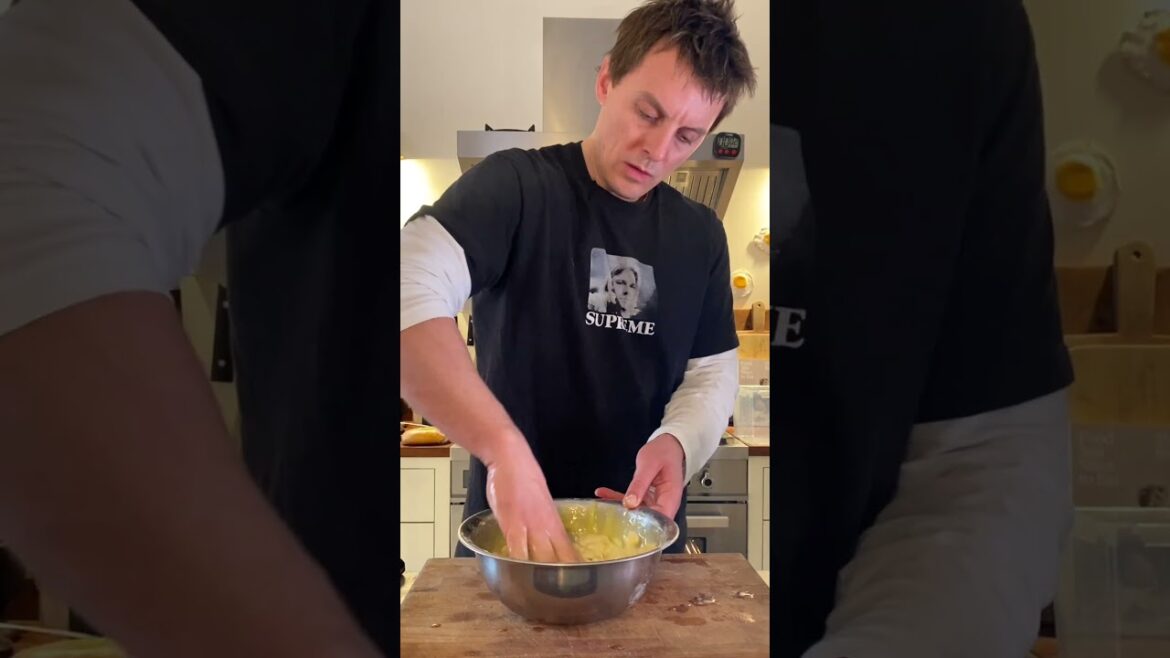 Red Onion & Rosemary Focaccia #foodyouwanttoeat