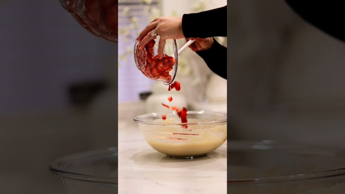 Quick Buttermilk Strawberry Pancakes #Pancakes #breakfast #food  #delicious #breakfastideas #short