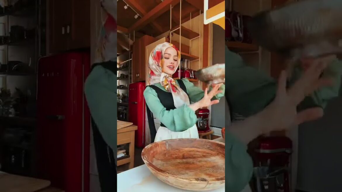 فطاير سبانخ ولا السيارة ؟ مقلية كمانMiddle Eastern spinach fatayer ❤️ #song