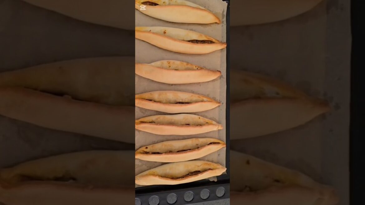 Homemade pide that everyone will love! #Shorts #Pide #TurkishFood #Foodie #Homemade #FoodShorts