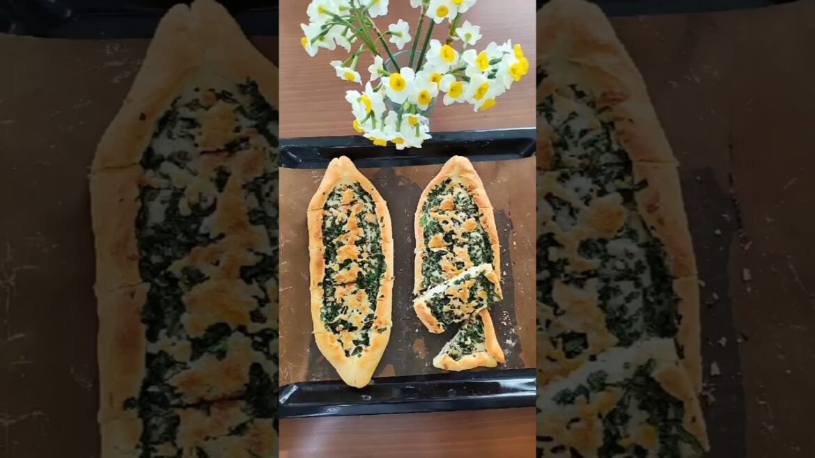 Istanbul's Unbelievable Spinach Pide #crispy
