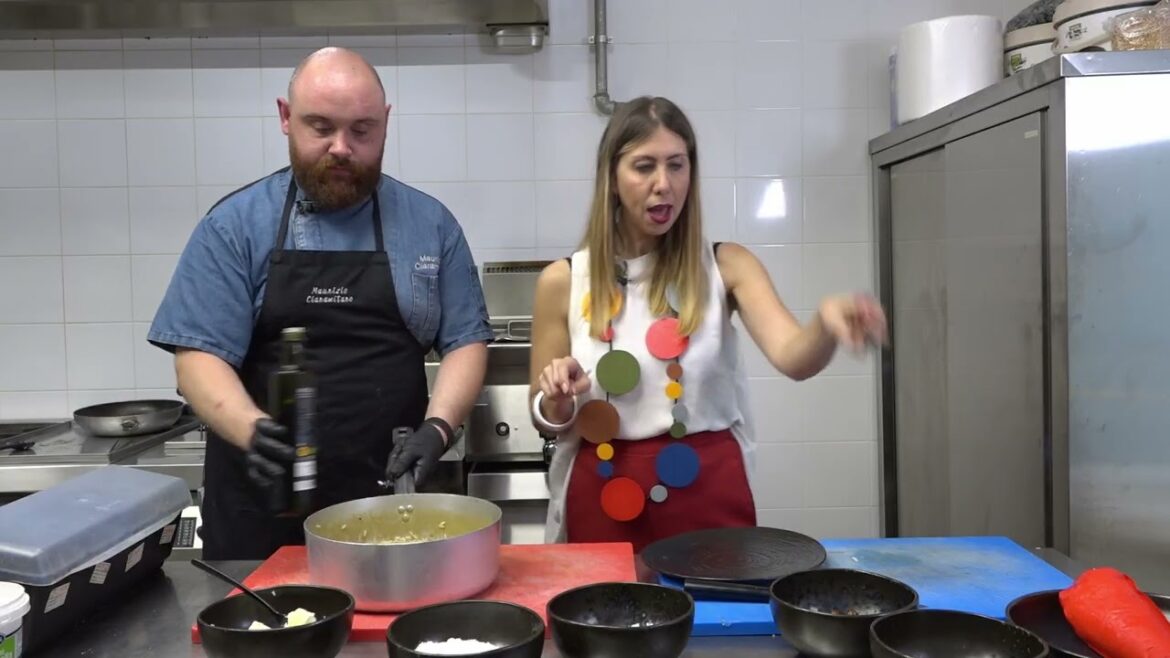 “A Tavola con noi”: risotto con funghi, gorgonzola e nocciole "A Tavola con noi": risotto con funghi, gorgonzola e nocciole