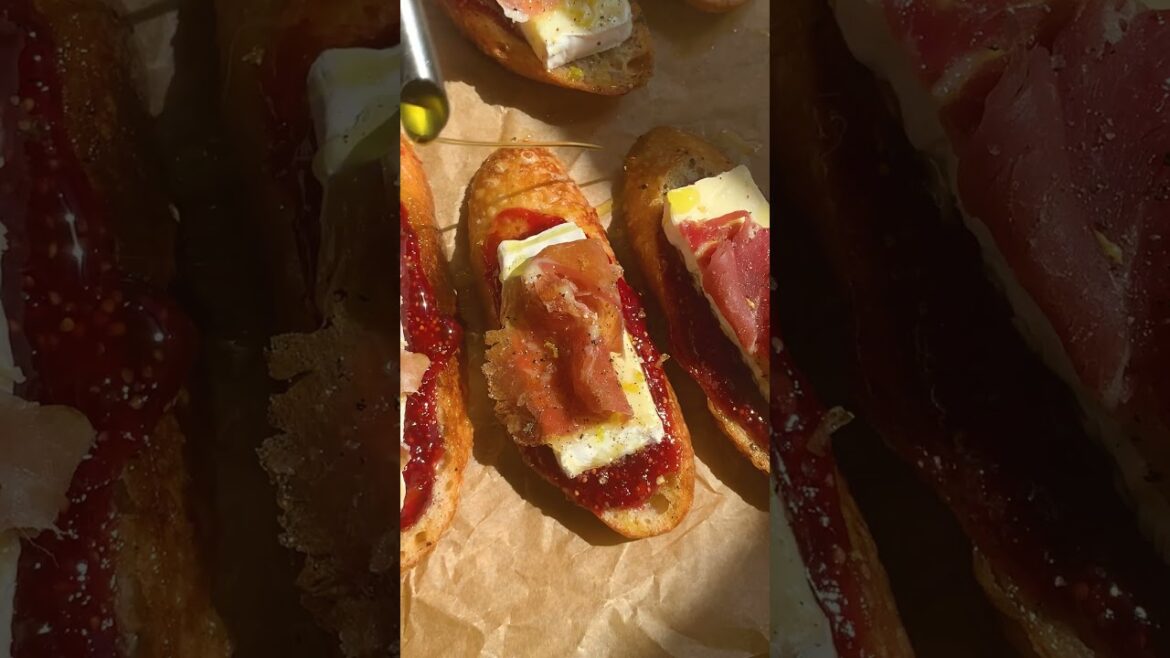 fig jam crostini with prosciutto