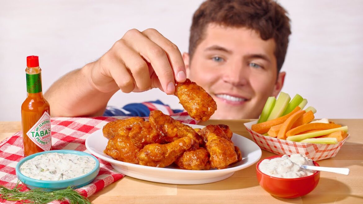 How To Make Crispy Buffalo Chicken Wings How To Make Crispy Buffalo Chicken Wings