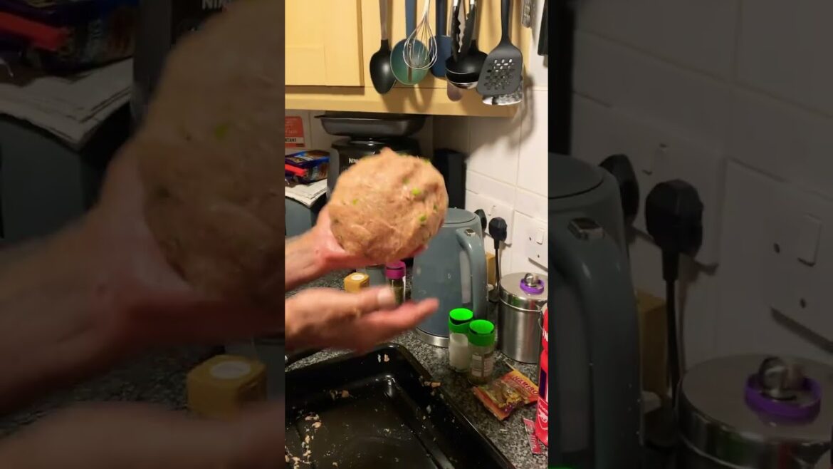 How to make Greek meatballs. How to make Greek meatballs.