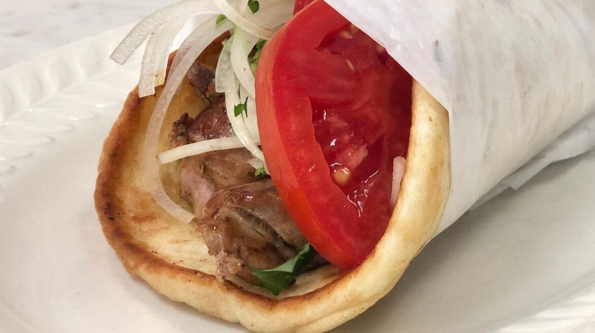 Parea Restaurant & Snack Bar opens in Huntington