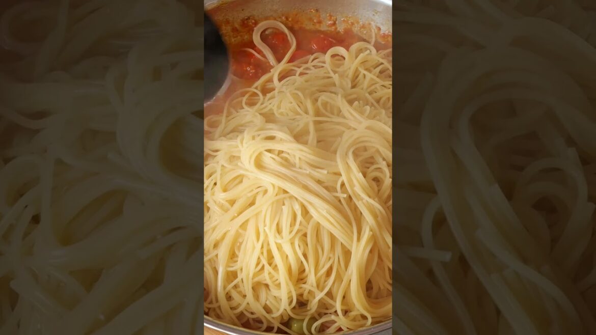 Cherry tomato and basil pasta  - ASMR
