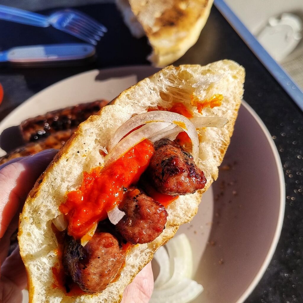 Ćevapi u lepinji - the (much better!) balkan version of the hamburger