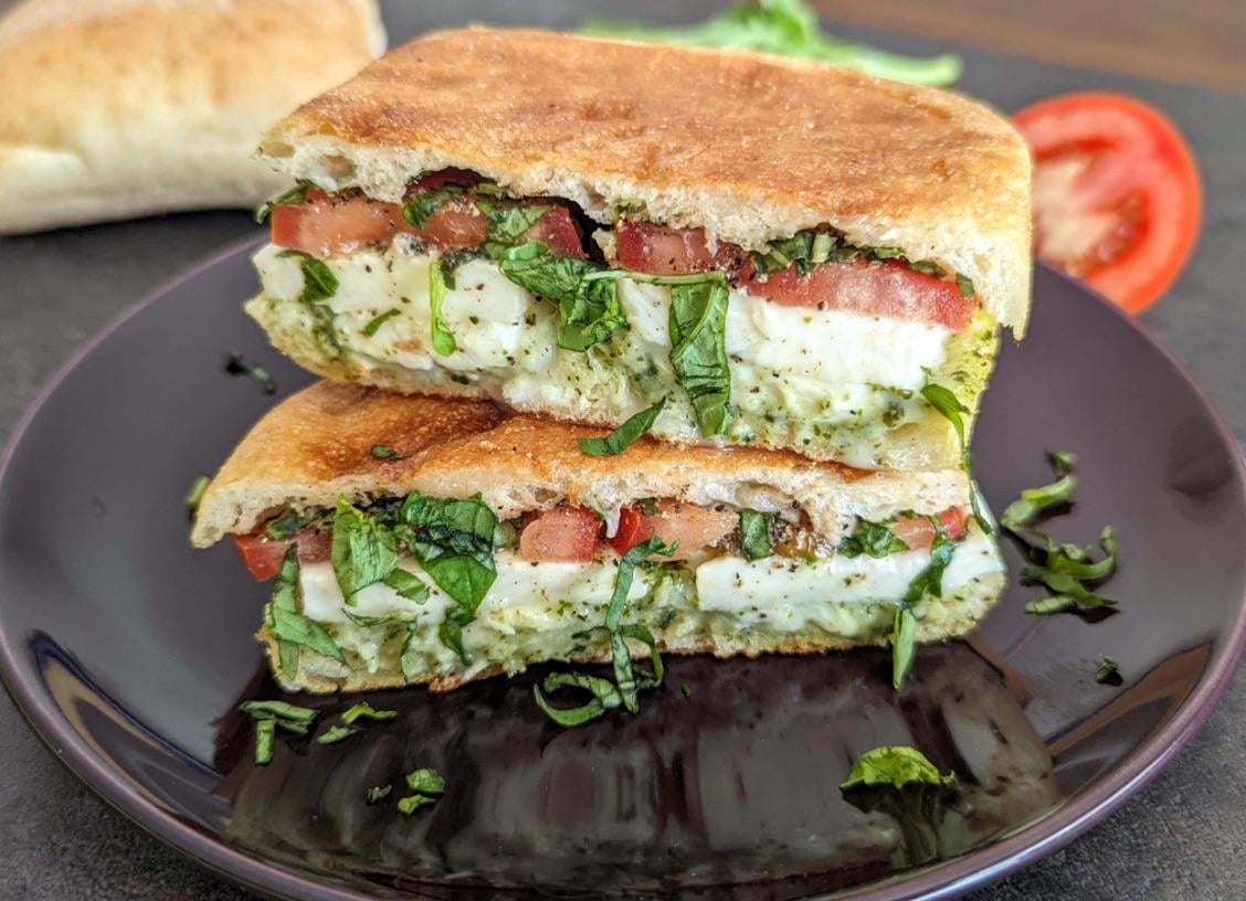 I made a caprese sandwich on ciabatta 🤤 - Dining and Cooking I made a caprese sandwich on ciabatta 🤤 - Dining and Cooking
