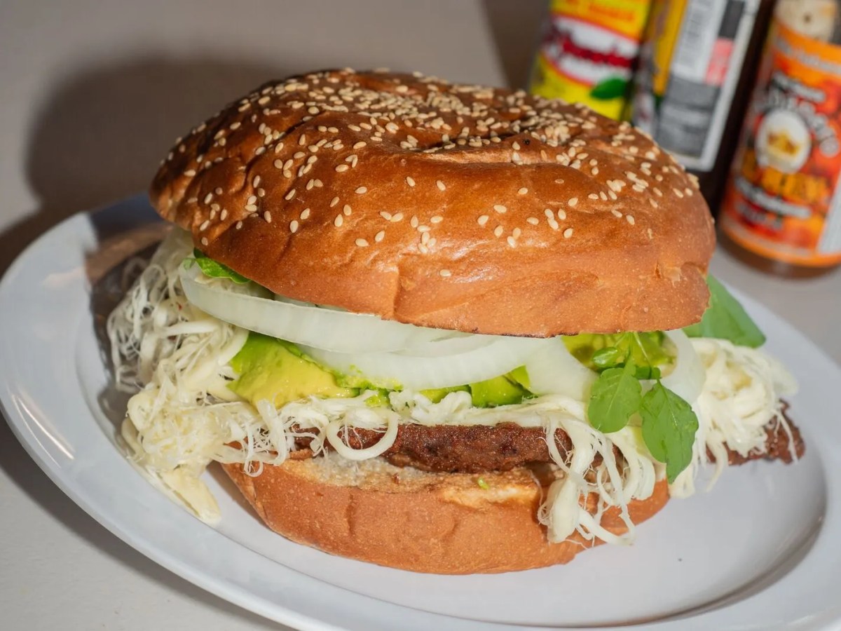 This East Oakland intersection is a food vendor hotspot. Here are 5 things to try