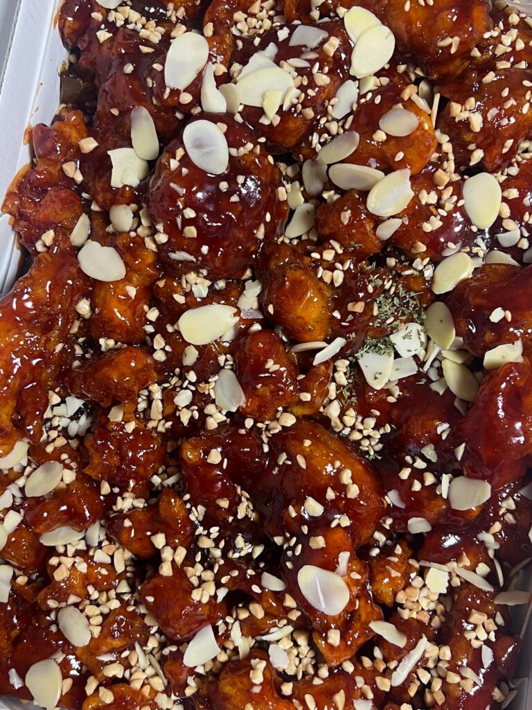 Mokpo Sijang Dakjib Dakgangjeong (목포시장닭집 닭강정) Mokpo Sijang Dakjib Dakgangjeong (목포시장닭집 닭강정)