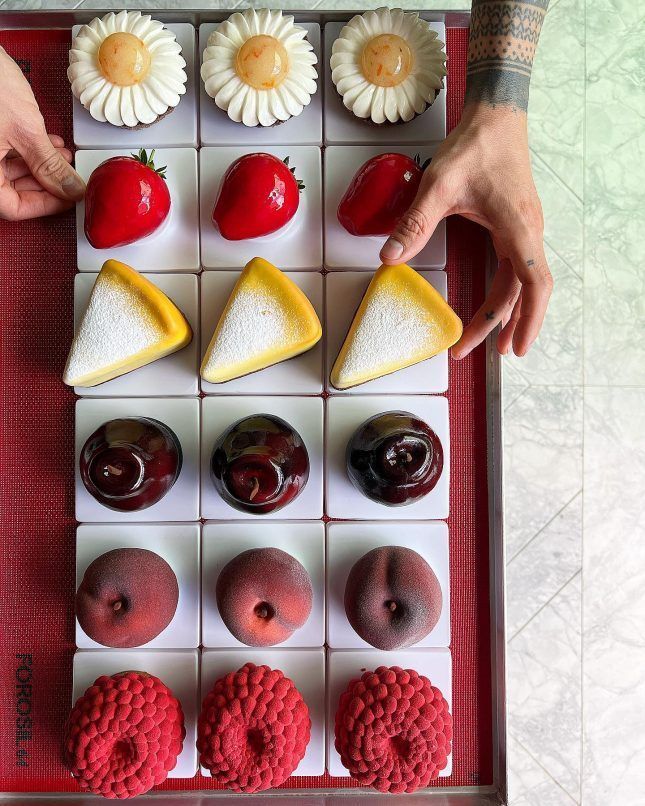 who is Cédric grolet French pastry chef 