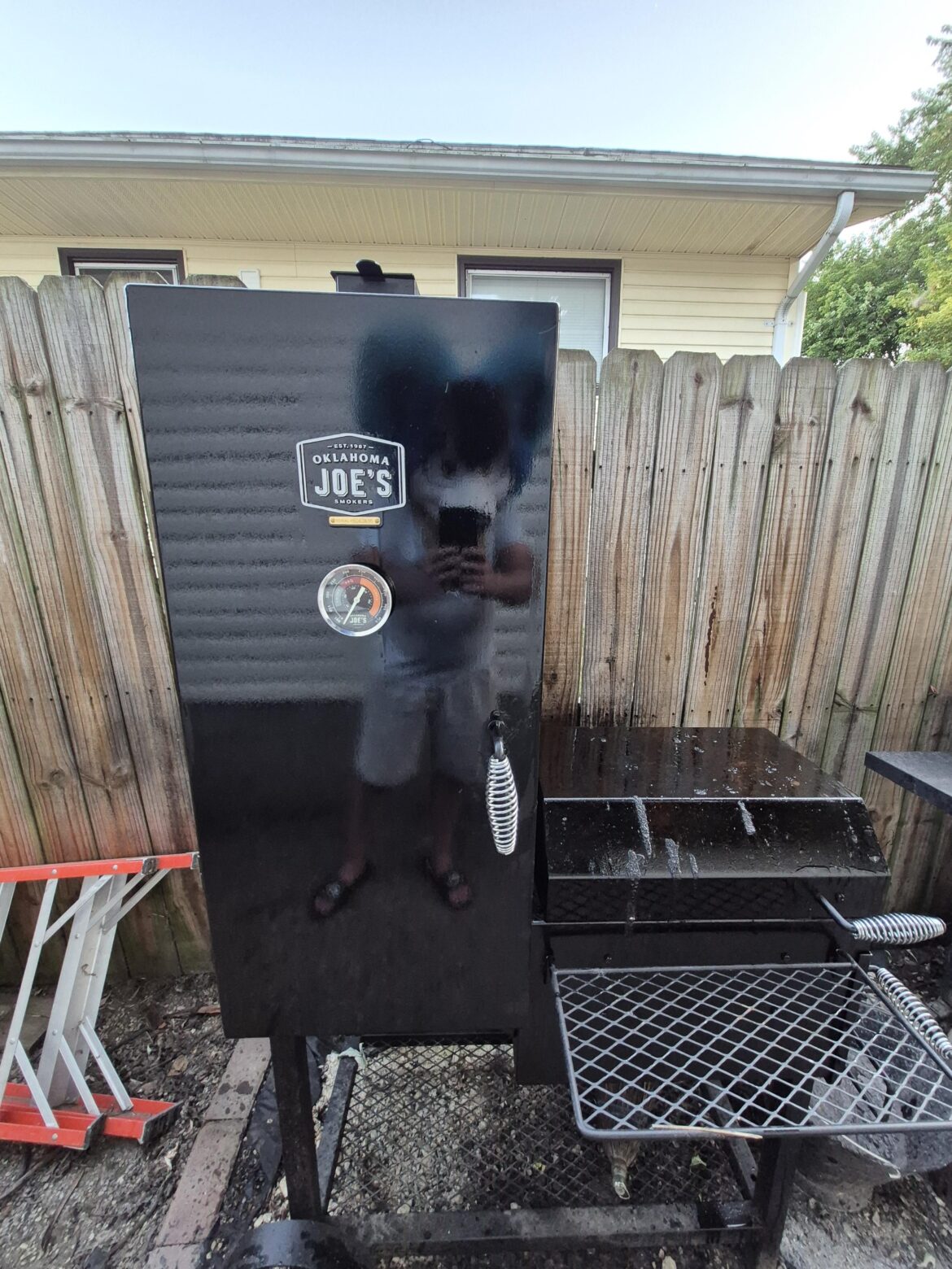 Decided to season it again, Didn't even know they made offset vertical smokers till i saw this, i love it
