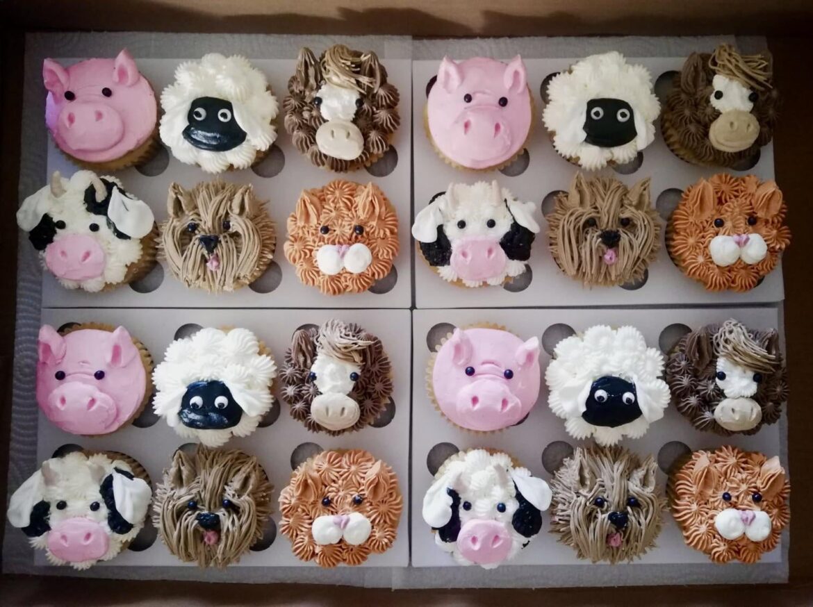 We did some cupcakes for a vets birthday, all their favorite animals in buttercream 🐾