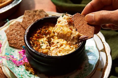 WP_CHRISTMAS25_NO.1CHEDDARBAKEWITHTURKEYSAGECRISPYBACONONIONCRUMB_A_HIRES