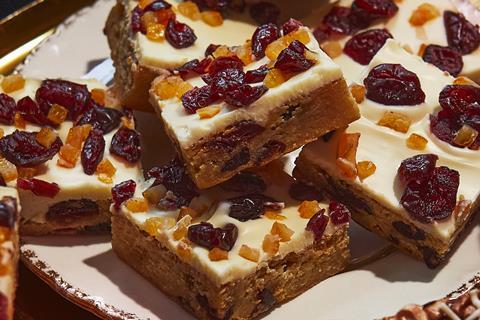 W_CHRISTMAS25_FREE-FROM-CRANBERRY-ORANGE-BLONDIES_A_HIRES_SQUARE