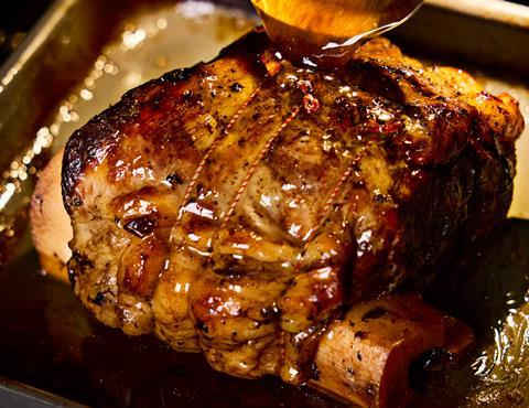 WP_CHRISTMAS25_NO.1SLOWCOOKEDBRITISHBEEFSHINWITHMERLOTSHALLOTSAUCE_A_HIRES