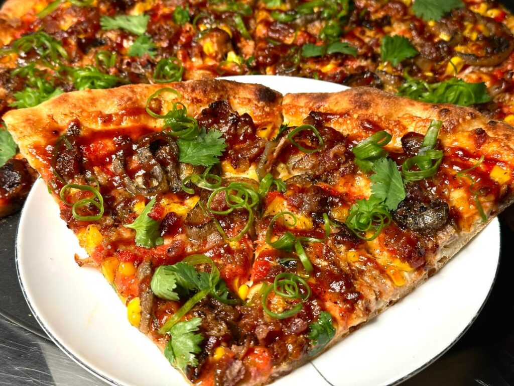 [Homemade] pulled pork pizza