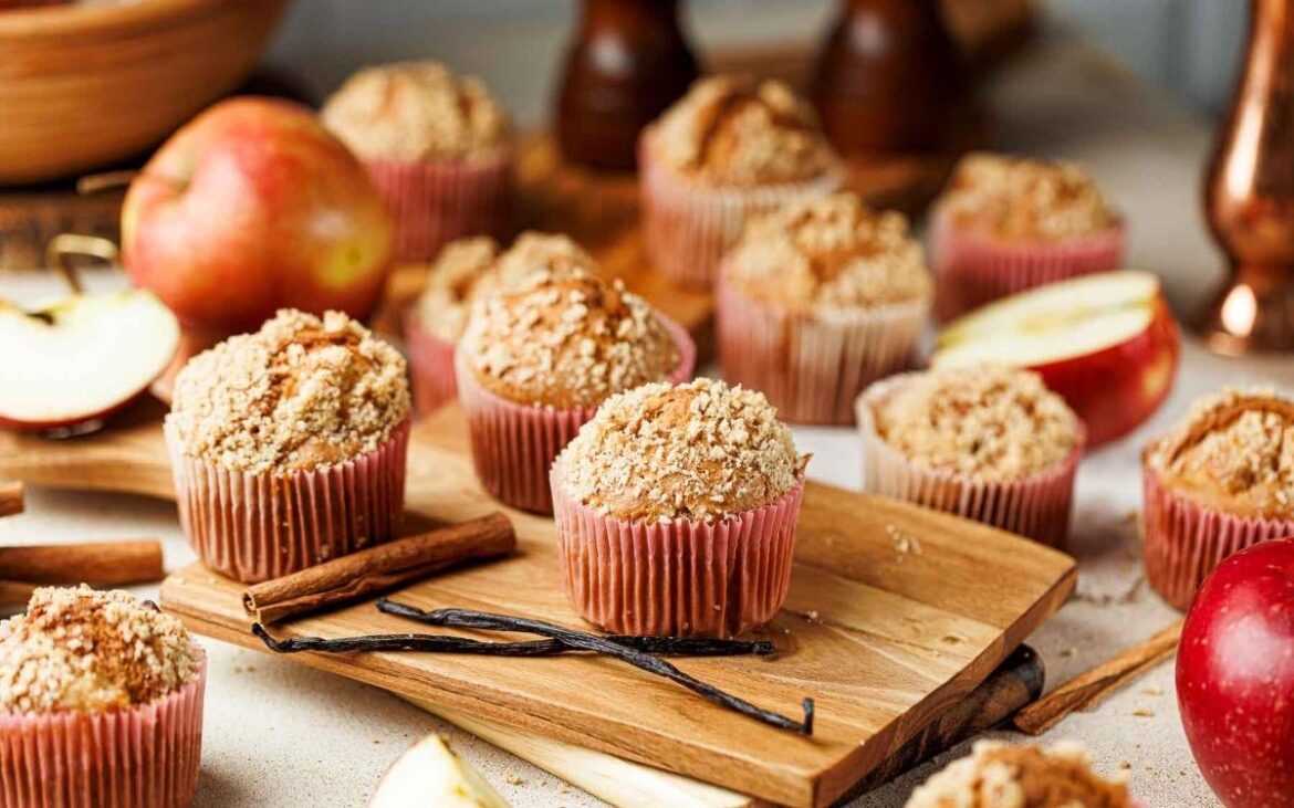 Bakery-Style Apple Cinnamon Crumb Muffins You Can Make at Home