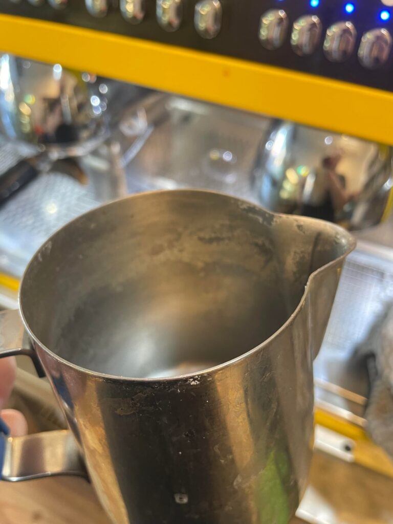 How to get stains out of the jugs?