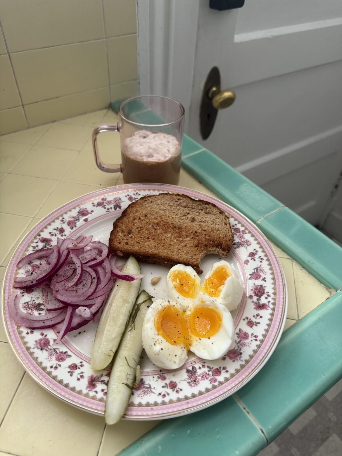 282 cals + 158 cal iced coffee 🫶