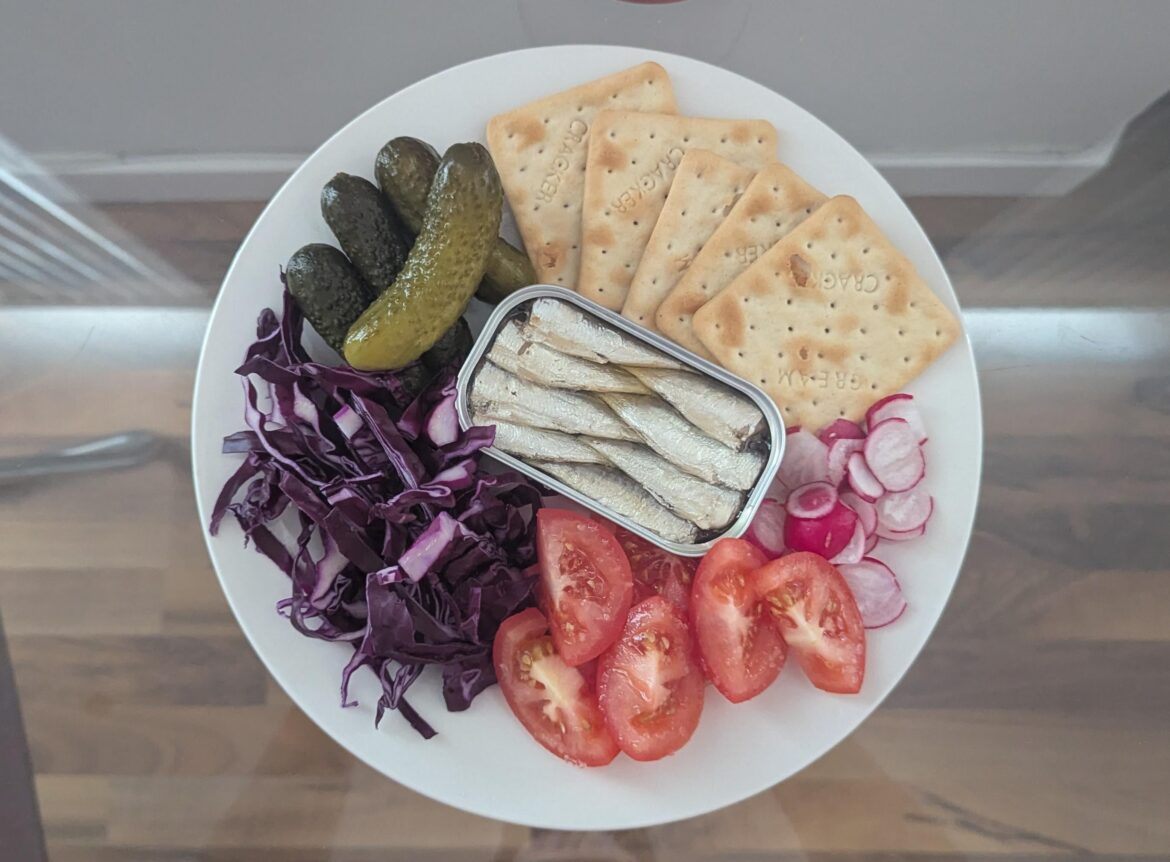 Some might call this rat lunch but man La Brújula Sardinillas are great!