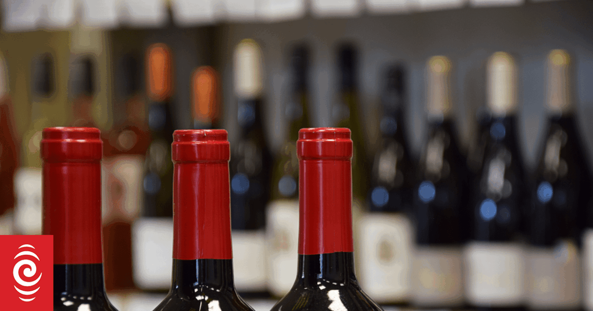 Study finds climate-related news impacts price investors will pay for premium wine Study finds climate-related news impacts price investors will pay for premium wine