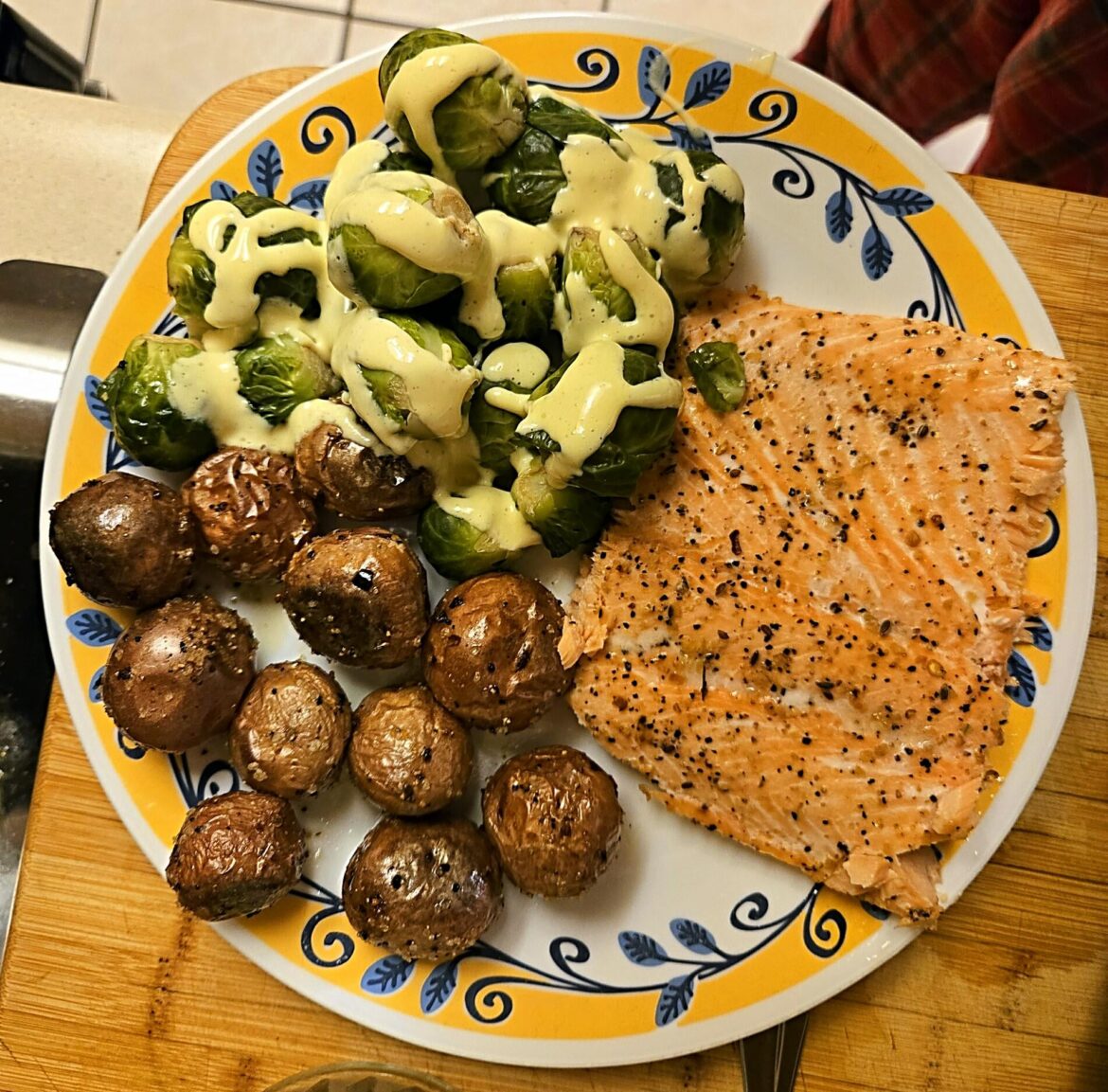 Baked steelhead trout (again), roasted baby red potatoes, steamed Brussels sprouts with hollandaise