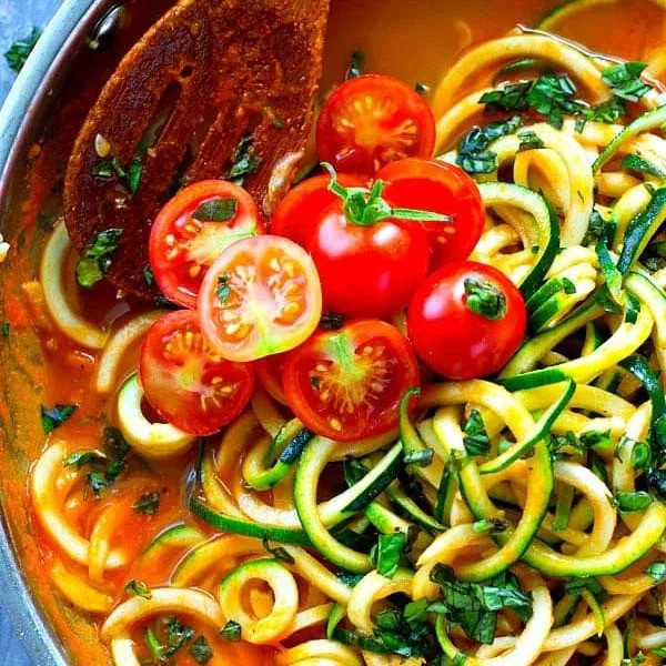 Creamy Heirloom Tomato Basil Zoodles | Forks & Foliage