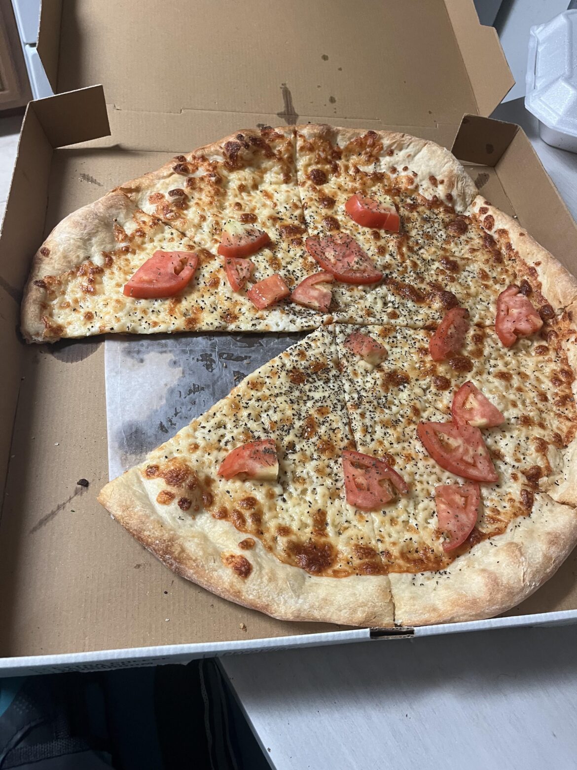 I was told you guys would enjoy. I present a Margherita pie🍕💔