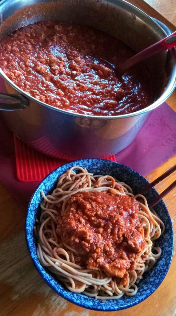 🍝  +10 years ago was the last time I had my Dad's spaghetti sauce. He made it vegan for me 🌱