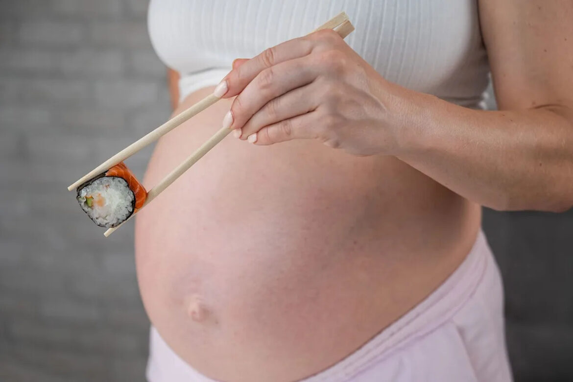 Husband 'Slaps' Pregnant Wife's Plate of Sushi Off the Table — Even Though It's Vegan